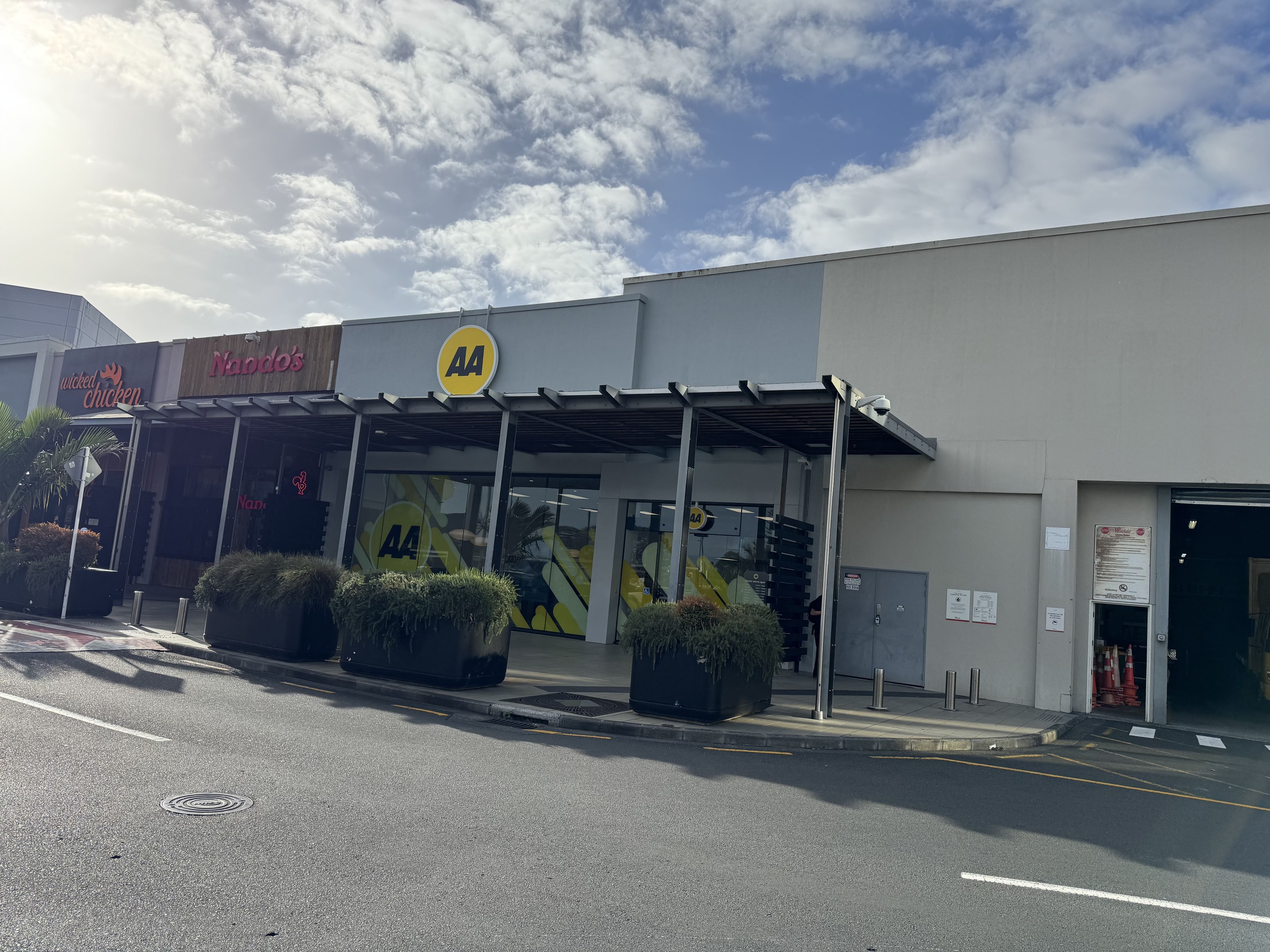 位于Manukau的AA门店